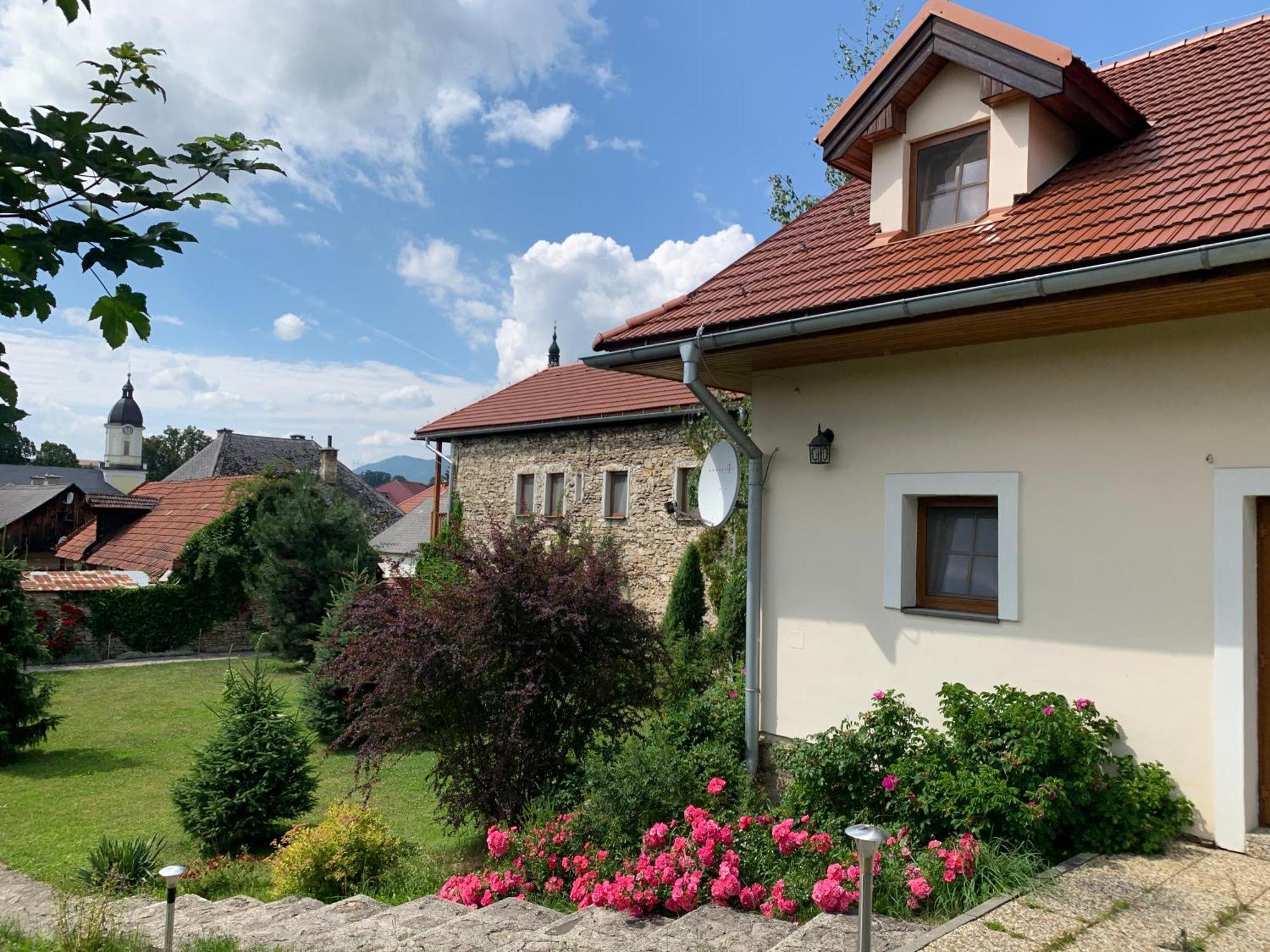 Villa Lypche Бешеньова Екстер'єр фото